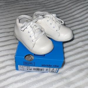 Stride Rite Boys White Shoe Size 4W